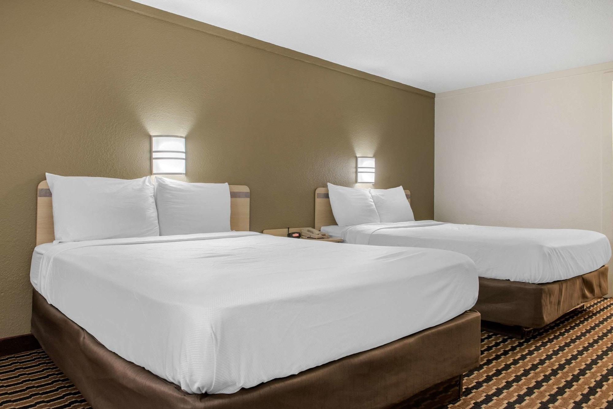 Rodeway Inn Шаронвилл Экстерьер фото
