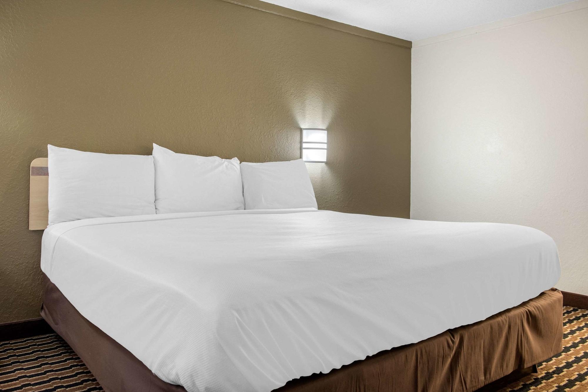 Rodeway Inn Шаронвилл Экстерьер фото