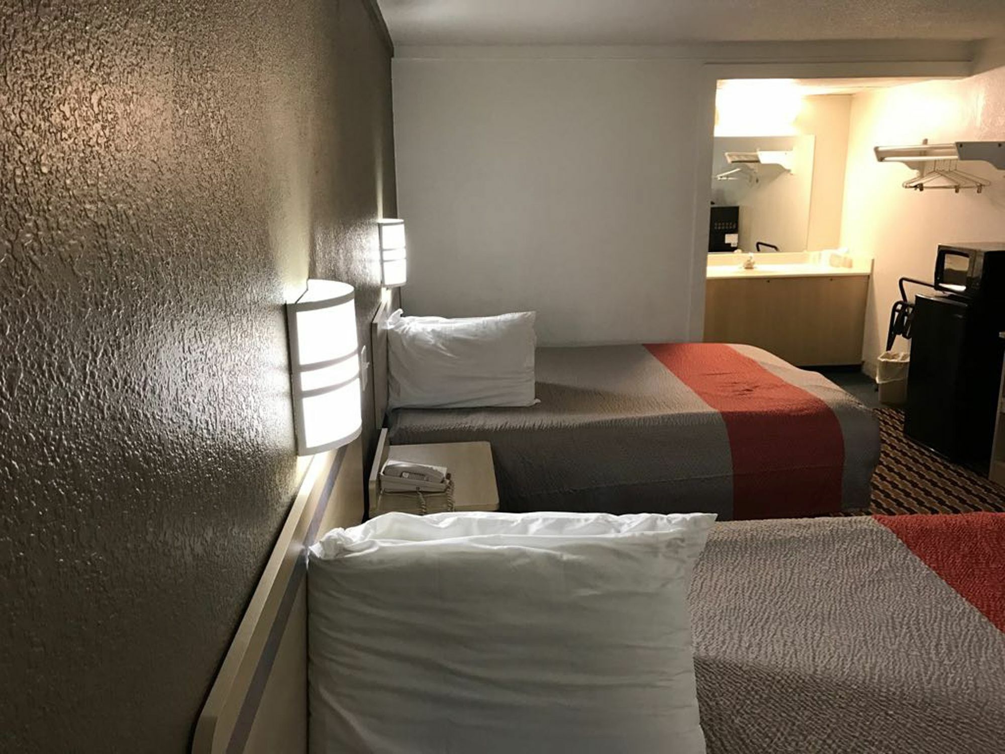 Rodeway Inn Шаронвилл Экстерьер фото