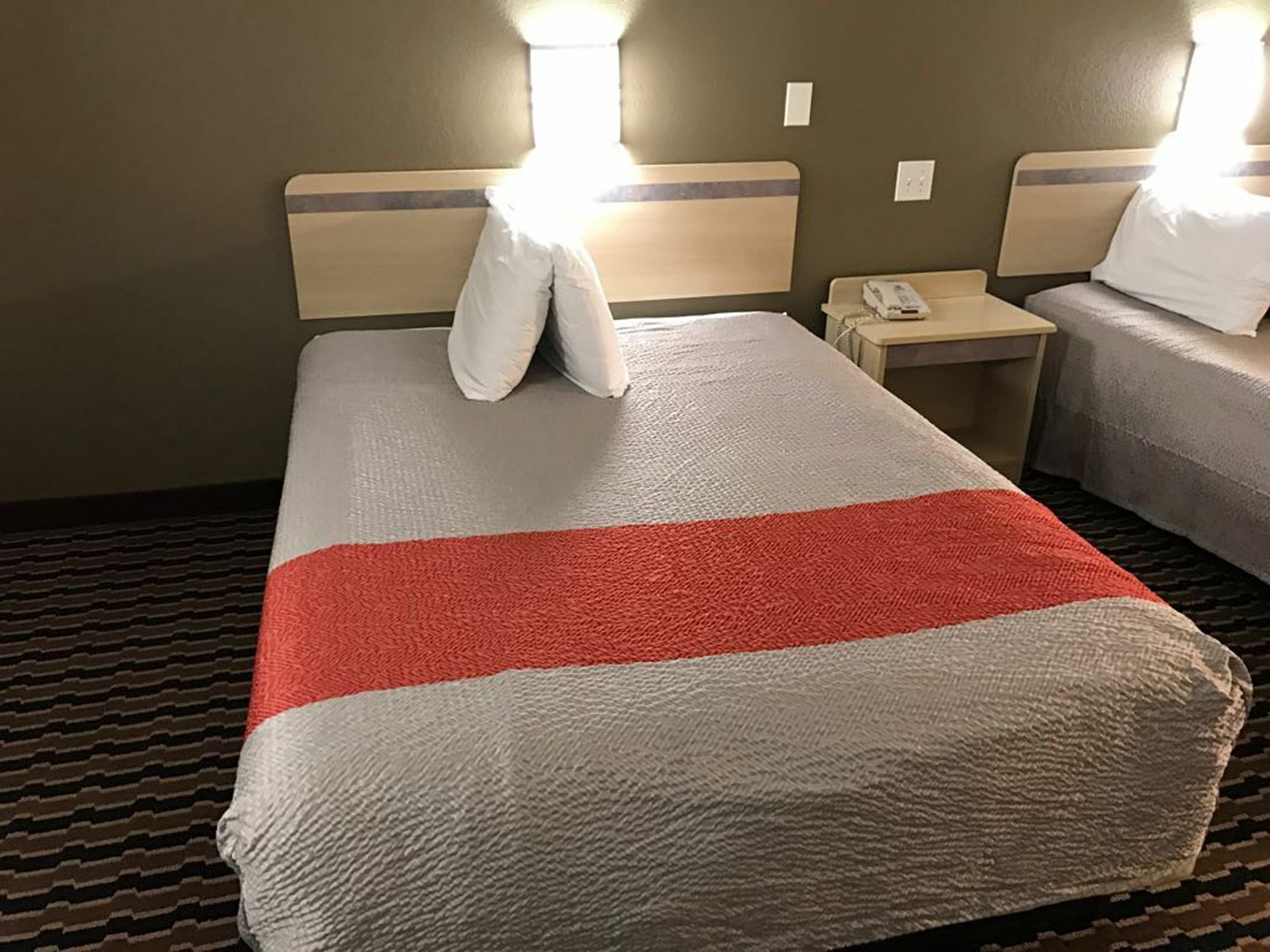 Rodeway Inn Шаронвилл Экстерьер фото