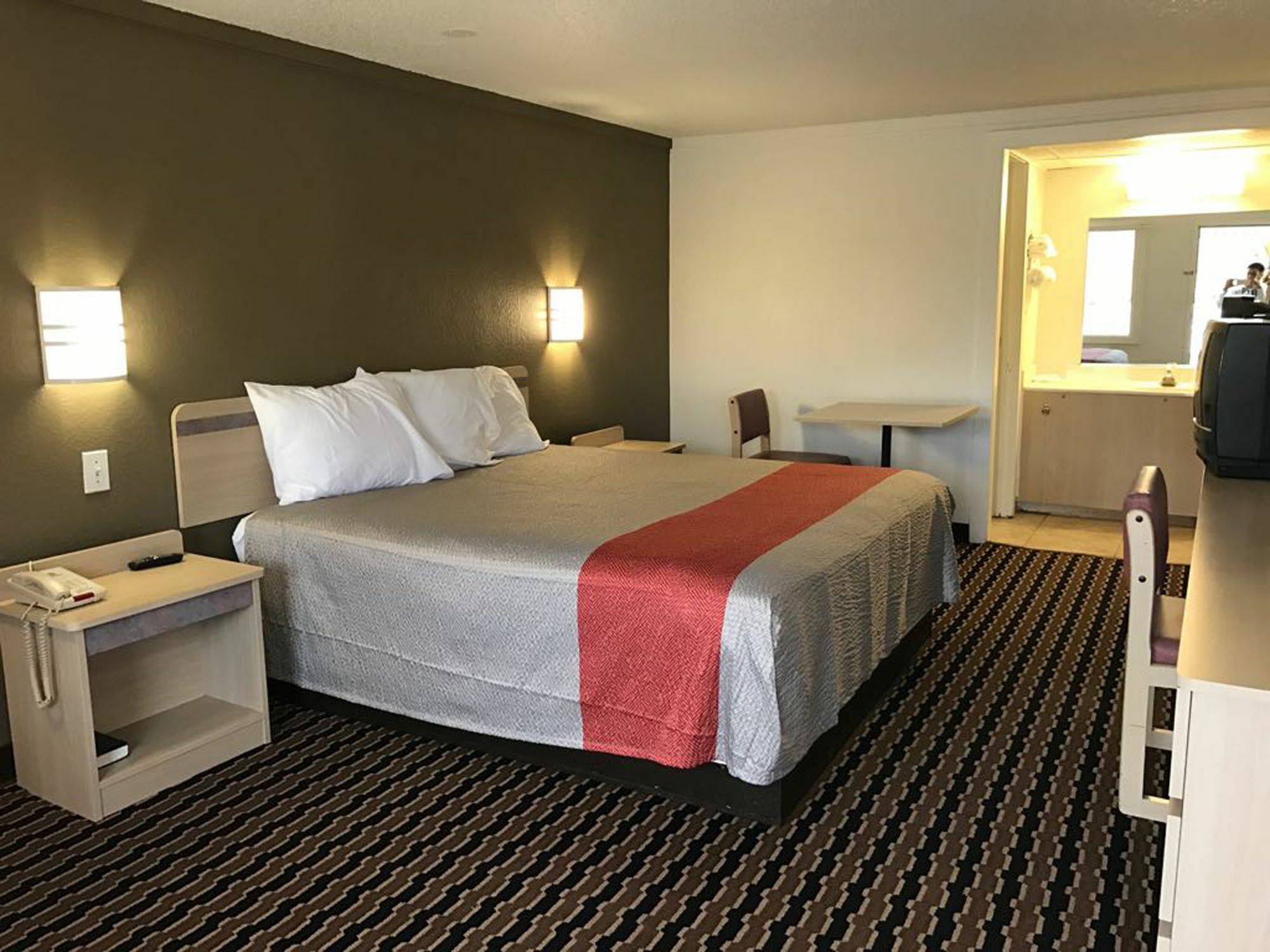 Rodeway Inn Шаронвилл Экстерьер фото