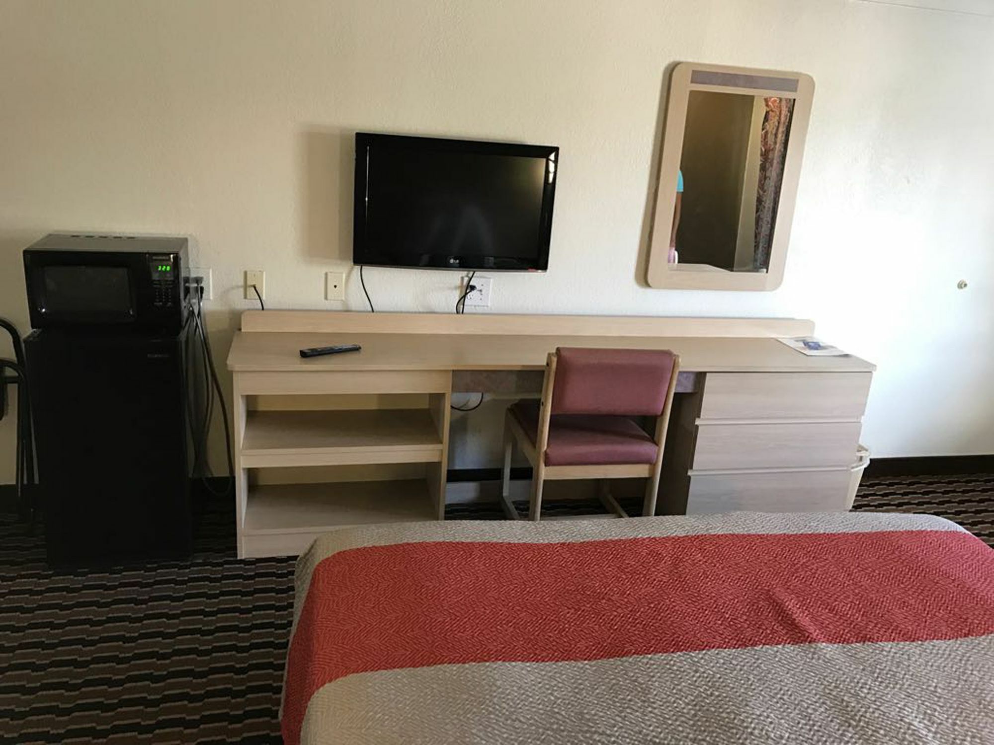 Rodeway Inn Шаронвилл Экстерьер фото