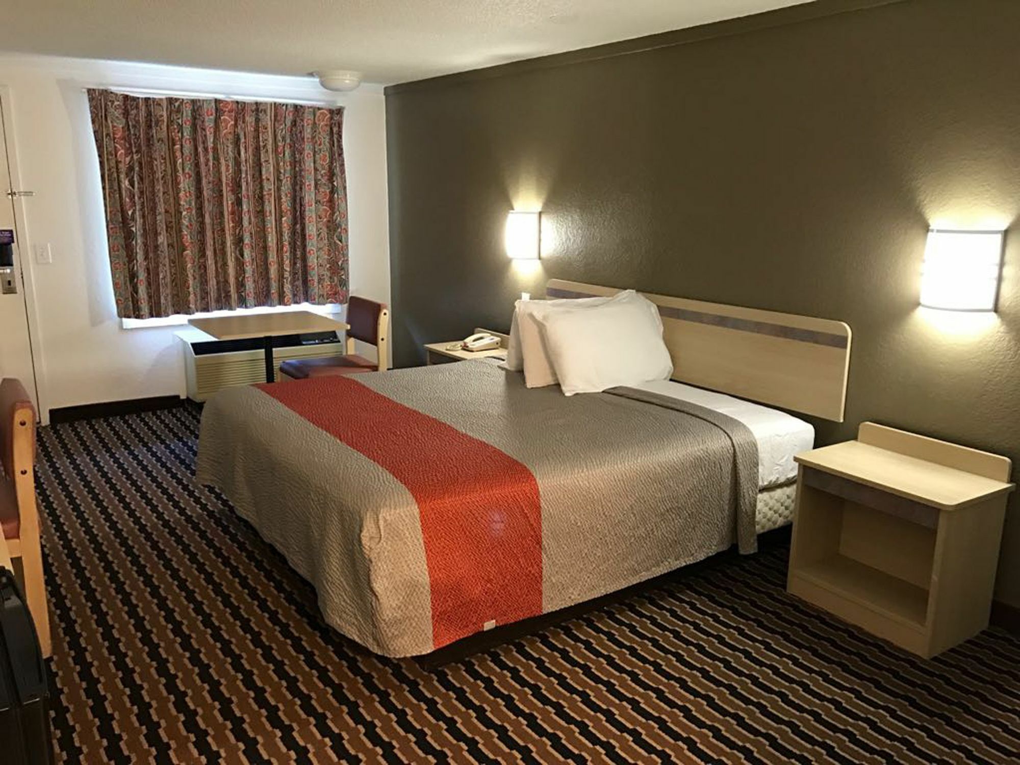 Rodeway Inn Шаронвилл Экстерьер фото